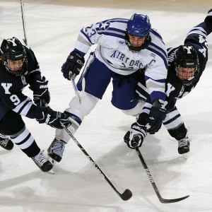 九游电竞资讯-英雄联盟 新赛季新人表现引发关注，英雄联盟新赛季玩法