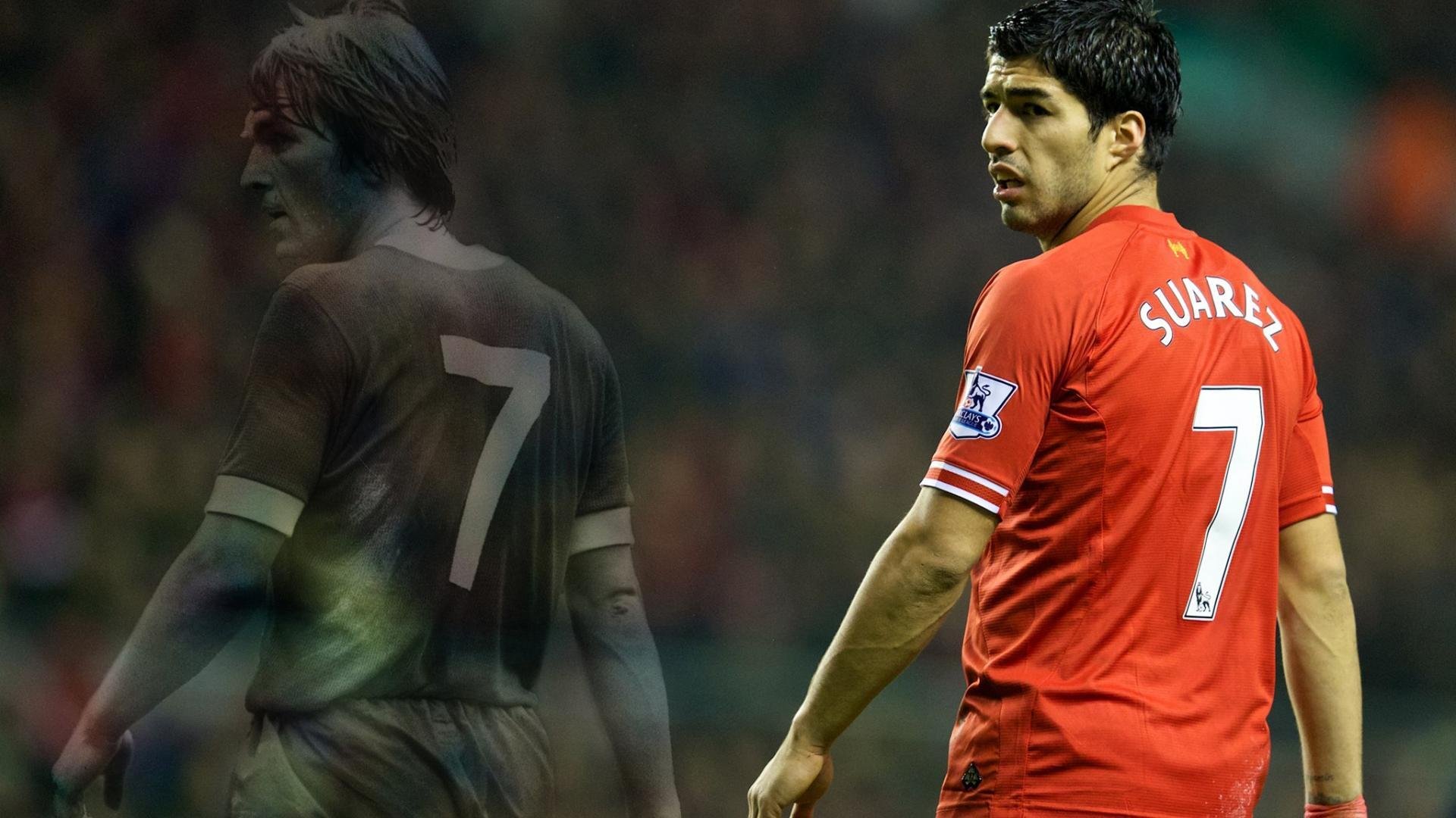 “泥泞冲刺：雨后赛道上的疯狂对决”，在雨后泥泞的道路上走